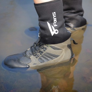 8FANS湿式 涉水袜防沙袜溪流路亚飞蝇牛勃朗氯丁橡胶溯溪袜夏季