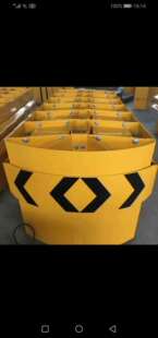 高速公路防撞垫匝道隧道可导向防冲击垫分流垫路口缓冲垫