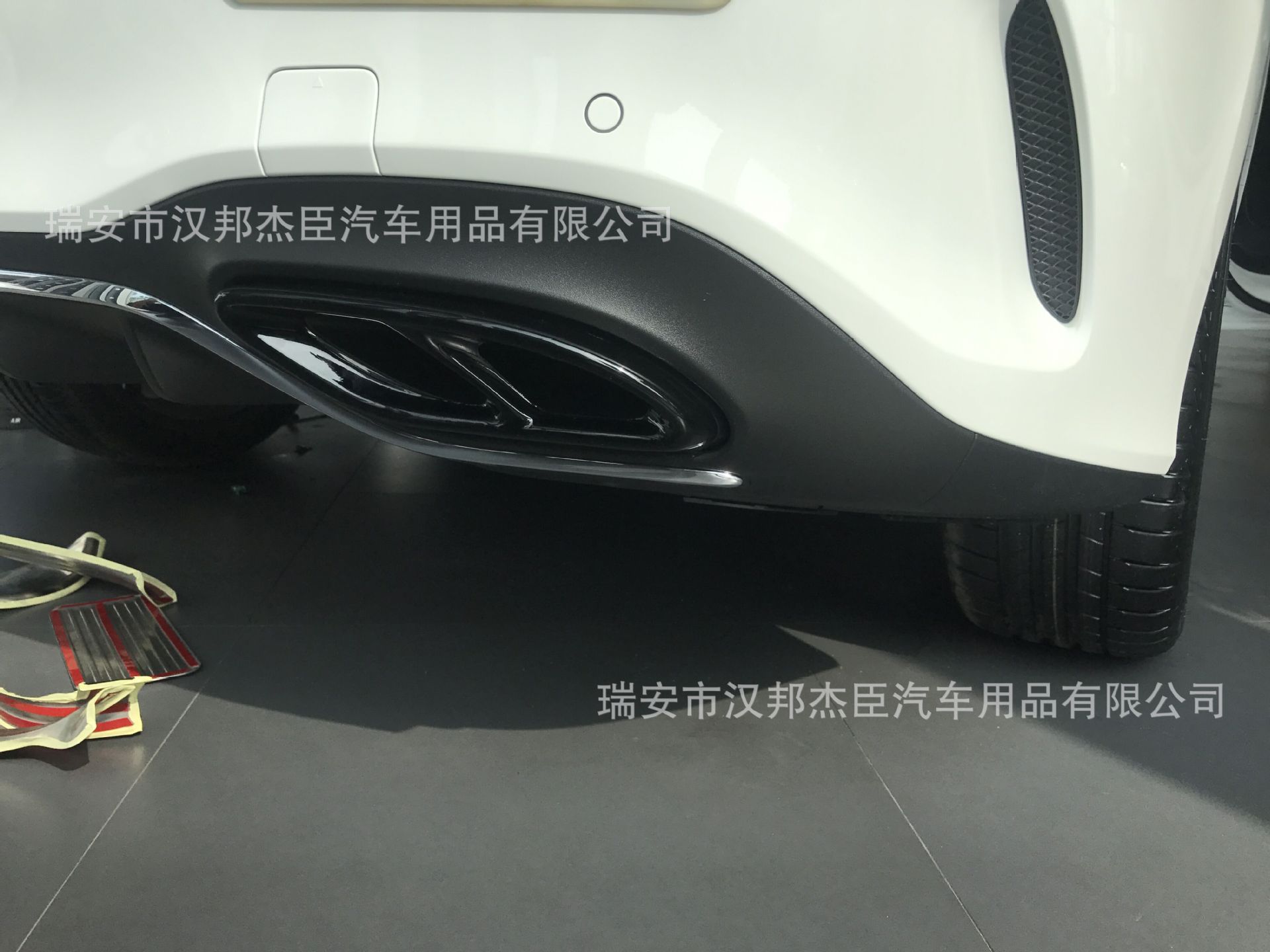 2019奔驰A级雾灯罩尾灯框改装