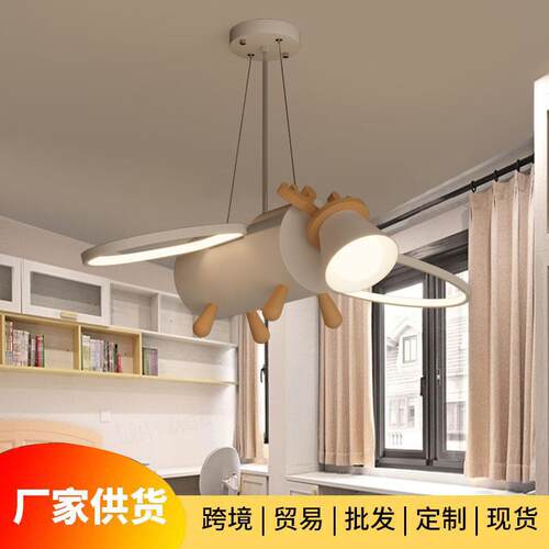 北欧创意时尚小鹿护眼原木风格吊灯卡通简约客房客厅儿童卧室灯具
