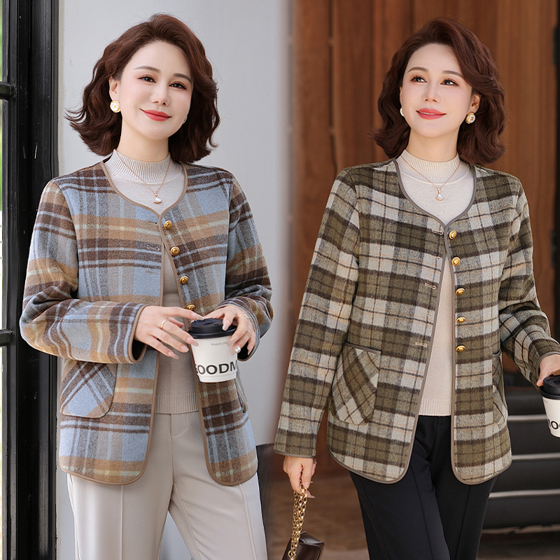 新款毛呢外套2025妈妈春秋短款时尚大码中老年女双面呢洋气上衣女