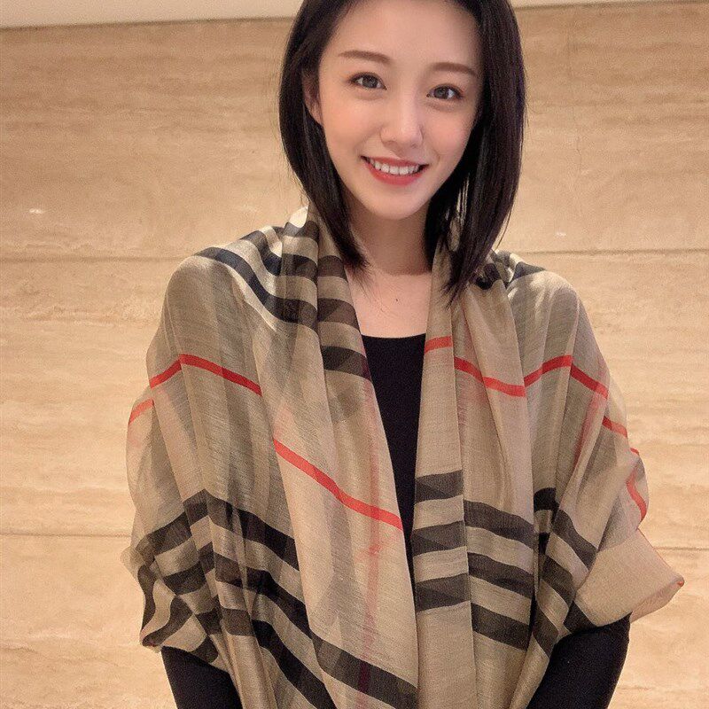 新款围巾女冬季真丝羊毛披肩英伦百搭纱I巾桑蚕丝格子丝巾披肩春