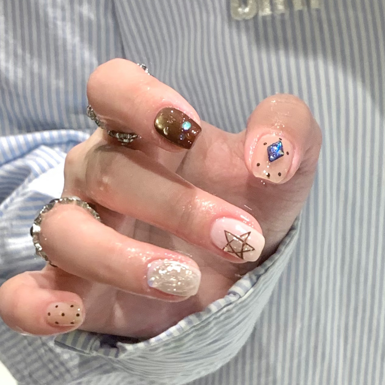 巴洛克星星波点手工穿戴甲琥珀流光猫眼手绘显白高级氛围美甲贴片