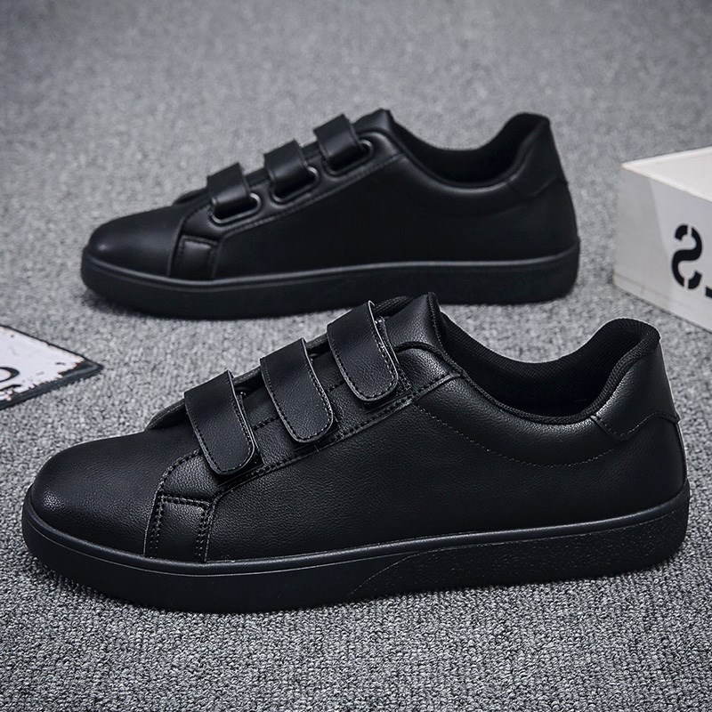 秋季防水皮面小黑鞋懒人魔术贴板鞋纯黑全黑色休闲皮鞋无鞋带男鞋