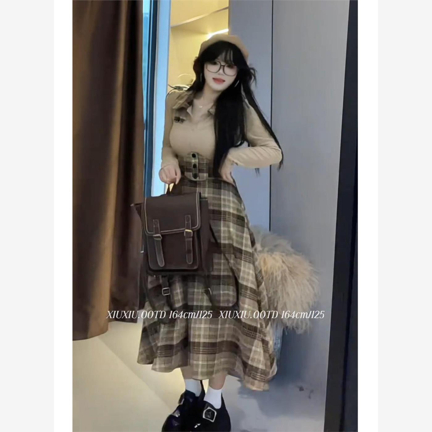 适合秋冬女性的加码清凉高底连衣裙胖mm显瘦式底裤衬衫+格纹腰长