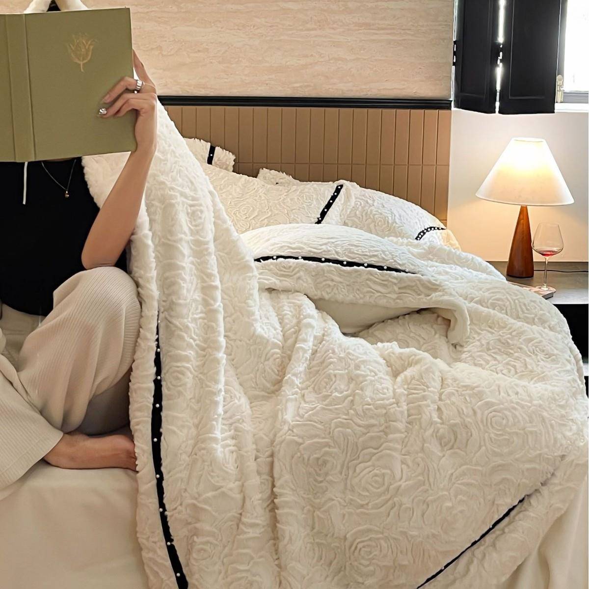 端轻奢高高克重兔绒保暖绒冬季四件套丝WLC珍珠织带套纯色被床上