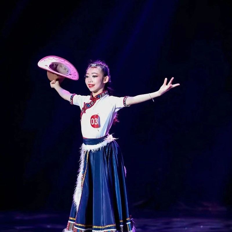 新款儿童藏族表演服藏族s舞蹈服装演出服话剧民族舞台藏服女童服