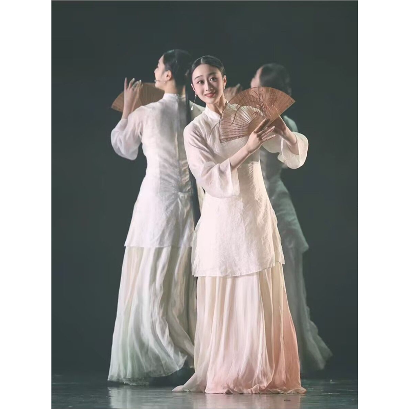 一扇百年古典舞演出服成人女中国风飘逸纱衣香扇藏春演出服大裙摆