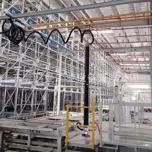 直臂式气管吸吊机桶装灌装码垛上料机纸箱移动搬运真空平衡吊具