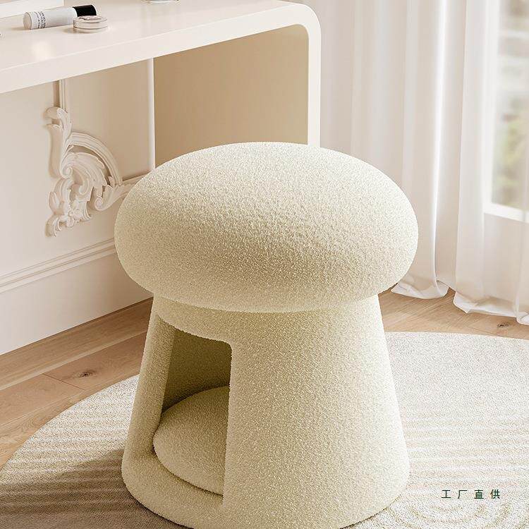 网红主卧化妆凳轻奢感衣帽间凳子女生卧室2026新款梳妆台椅子