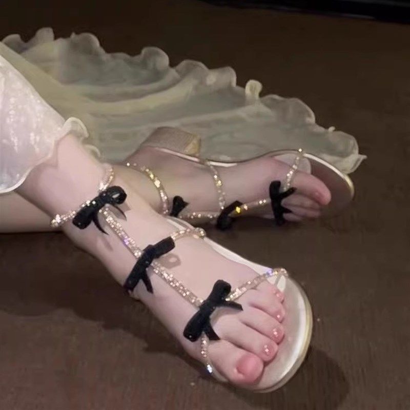 水钻绝美凉鞋女2025新款夏季配裙子女士水钻一字带超火粗跟高跟鞋,女鞋,一字带凉鞋,淘宝优惠券,粉丝福利购,淘宝优惠卷