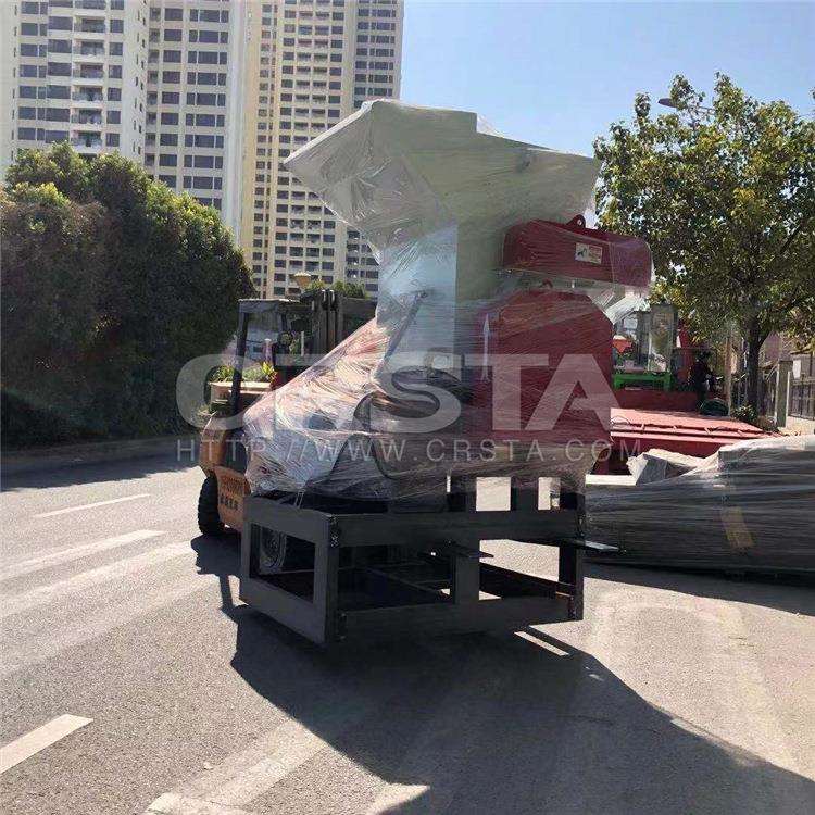 PP吊瓶处理湿法破碎自压式粉碎机,一次性塑料吊水瓶破碎设备