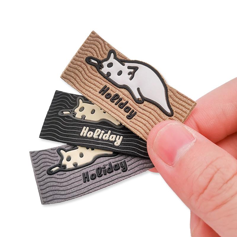 直销新款现货可爱卡通PU硅胶组合标 T恤动物英文软标 帽子包袋商