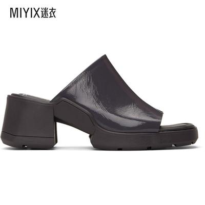 Miista 女款灰色 Clarin 穆勒鞋 迷衣时尚