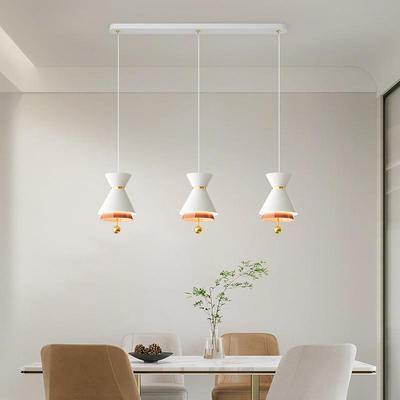 高级感餐厅吊灯三头长条灯设计师款2025年新款卧室床头吧台小吊灯