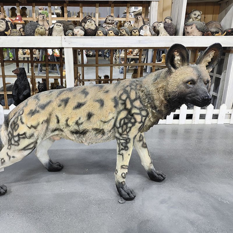 仿真写实非洲野犬玻璃钢动物摆件户外花园庭院草坪落地景观装饰品