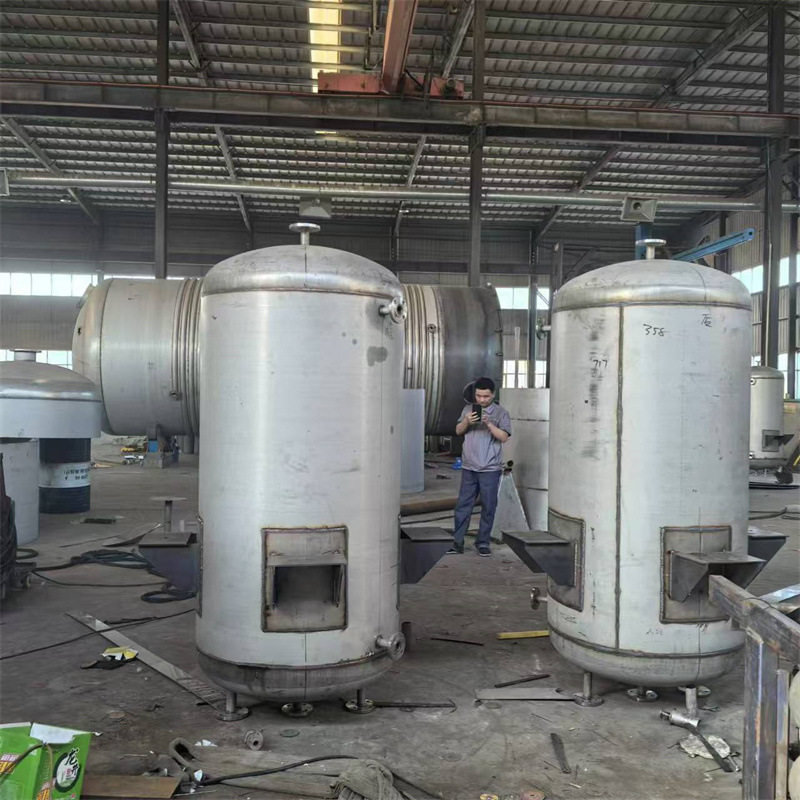 出售500L不锈钢立式缓冲罐不锈钢真空压力储罐不锈钢内盘管储罐