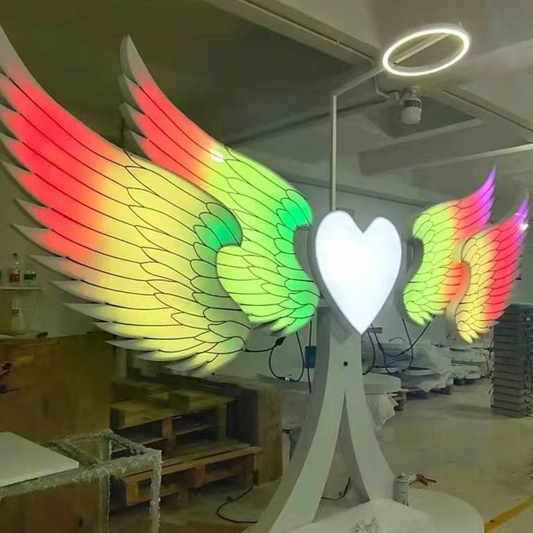 网红爱心天使之翼打卡拍照互动发光体感翅膀七彩户外景区商场装饰