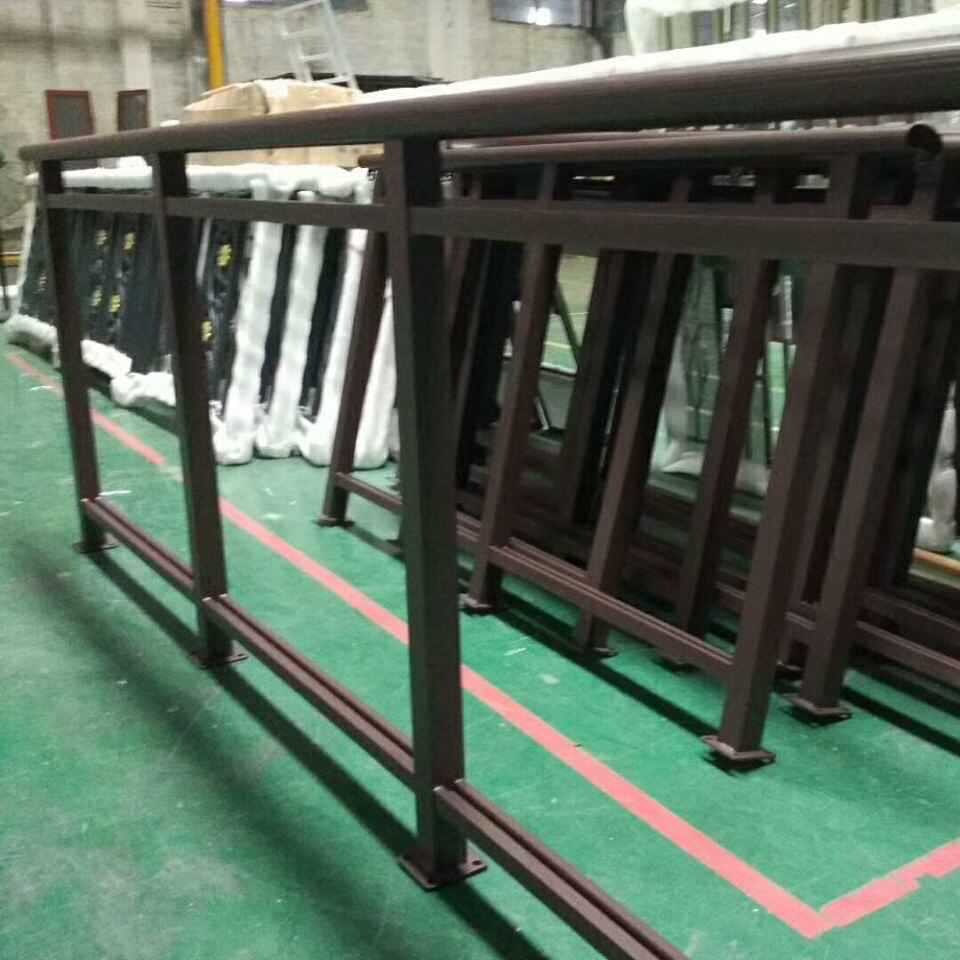 厂家供应各式围栏各款焊接式铝合金护栏加工玻璃栏杆