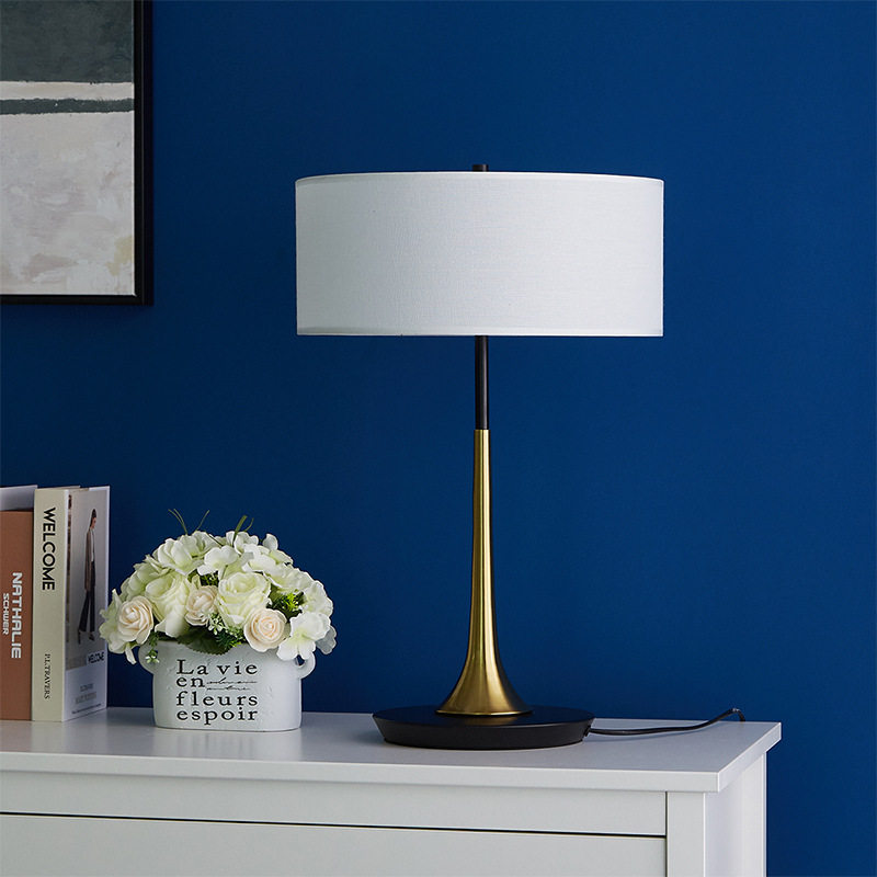 北欧卧室床头柜婚房台灯简约现代轻奢创意温馨浪漫美式客厅家用灯