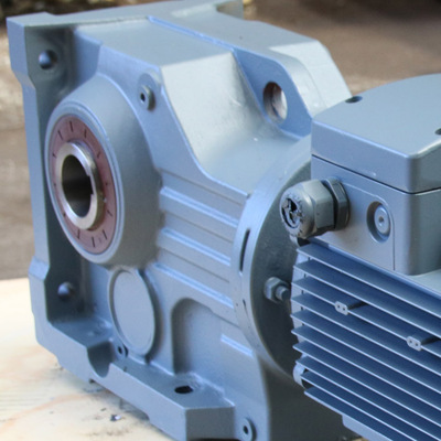 齿轮减速器选型 GKA97-70.54-4KW减速机 一台也是