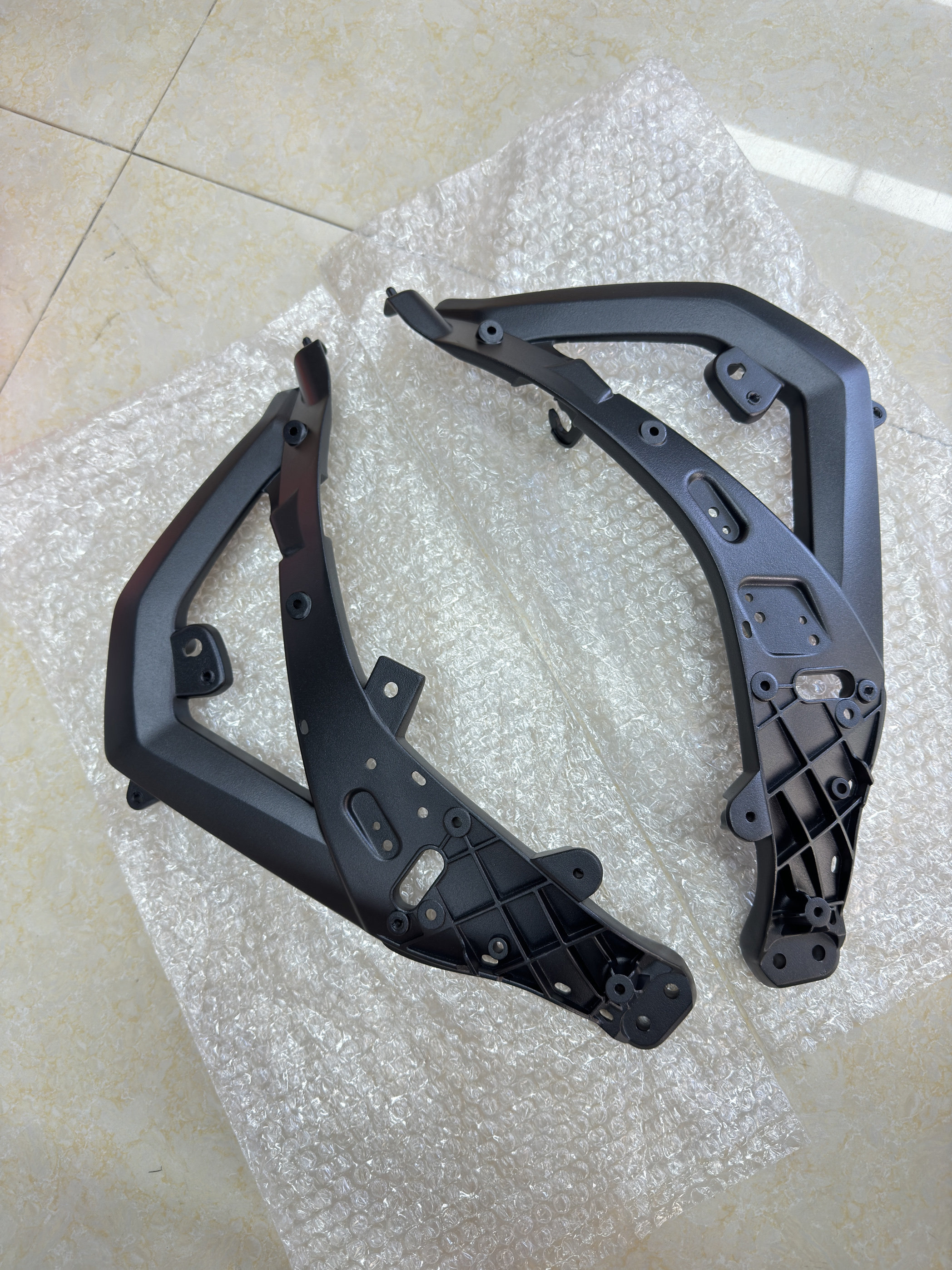 适用宝马水鸟r1200GS r1250GSADV左右鸟嘴支架大灯支架车头支架