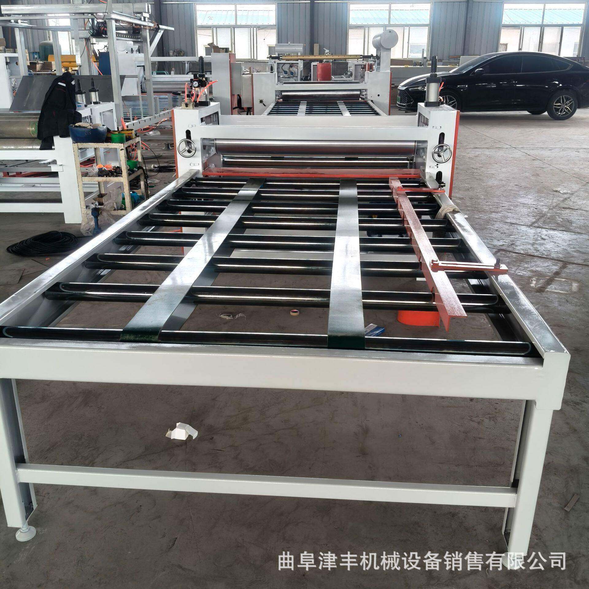 XPE海绵草坪皮革贴合机新型材料贴合机保温棉铝箔玻纤布复合机