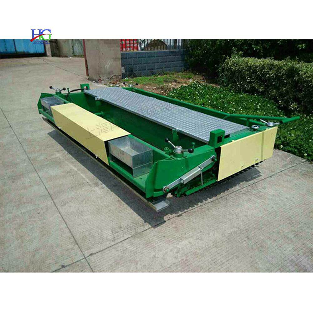 电动校园跑道摊铺机 2.5米橡胶颗粒平铺机 比赛场足球场摊铺设备