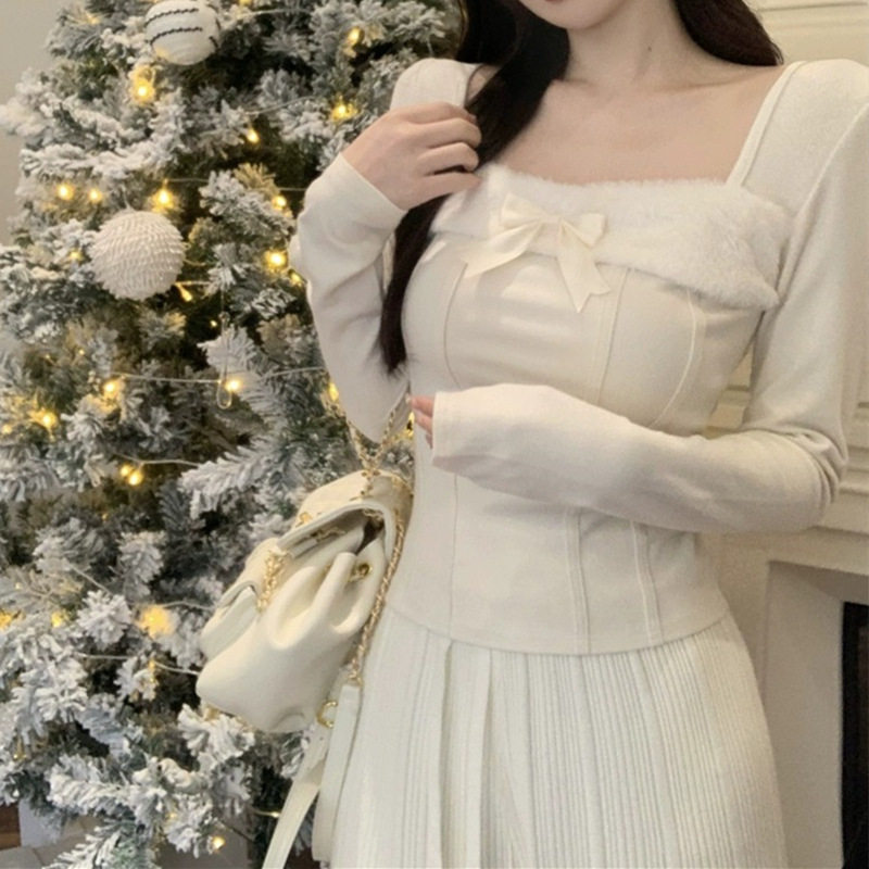 纯欲辣妹锁骨上衣女秋冬新款独特别致小香风毛毛边白色打底衫内搭