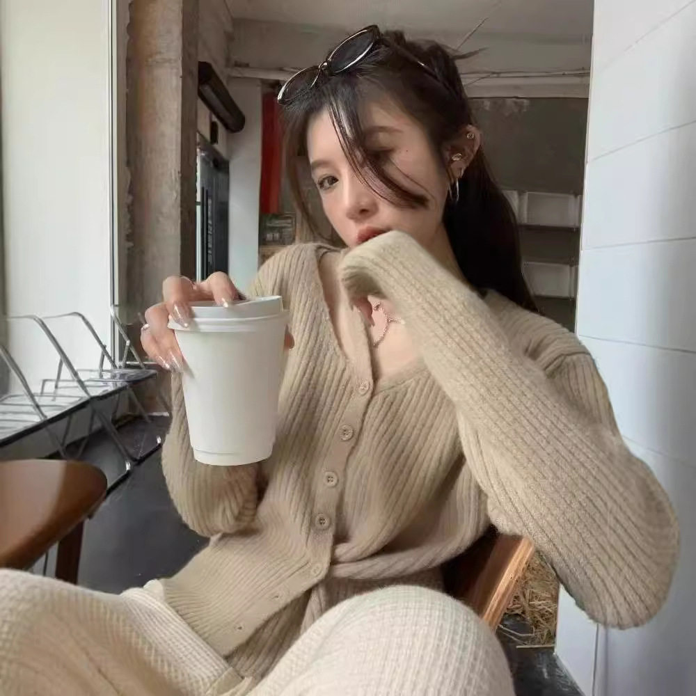 慵懒风软糯针织开衫女早秋韩版宽松休闲日系毛衣外套单排扣上衣女