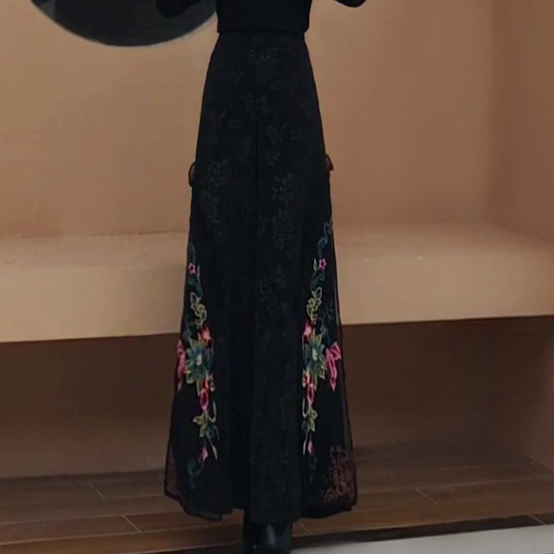 2025春季新款新中式刺绣阔腿裤裙裤女民族风缇花缎V面气质高腰长
