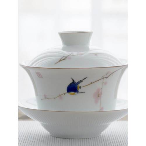 采购产品有盖碗，大型手绘青花瓷三彩杯，手工茶碗，八宝茶碗，功