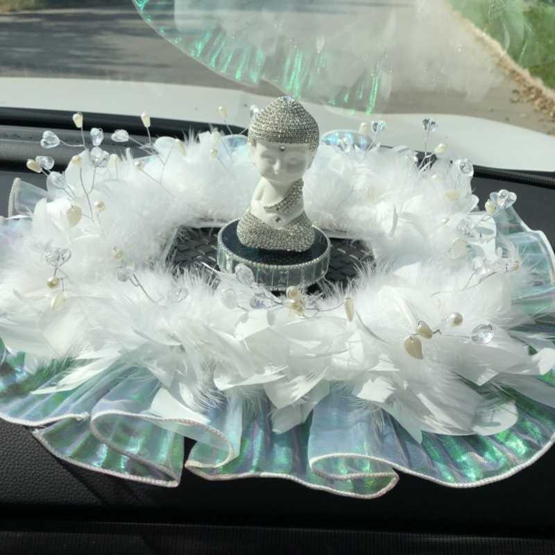 可爱漂亮羽毛汽车防滑垫车载摆件个性创意高档水钻佛车内装饰用品