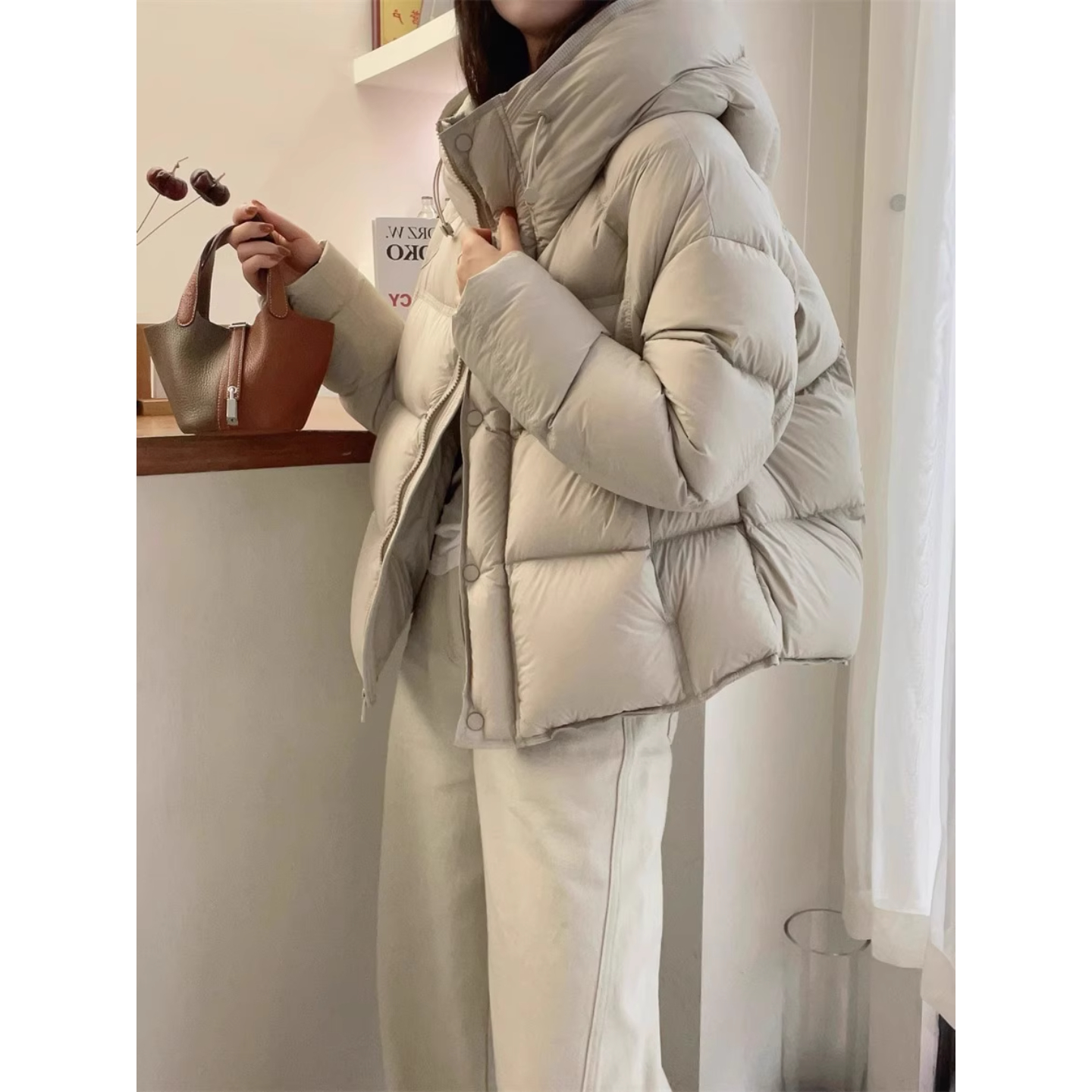 轻薄泡芙羽绒棉服女秋冬新款短款连帽宽松面包服加厚立领保暖外套