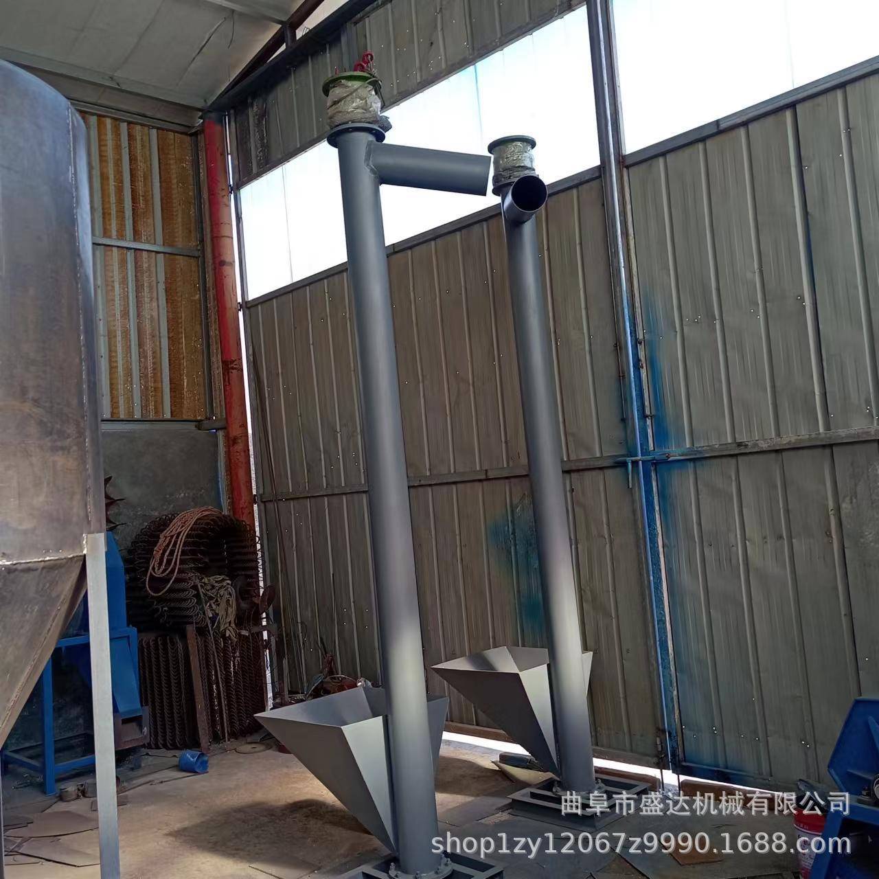 碳酸钙粉自动化上料螺旋提升机小型螺杆输送机倾斜提料机价格