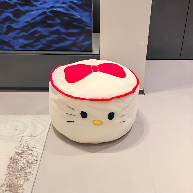 新家的小kt坐墩~太可爱咯~