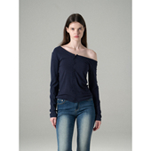 MISSCHANGE设计师品牌 天丝羊毛一字肩斜领露肩T恤女单排扣上衣