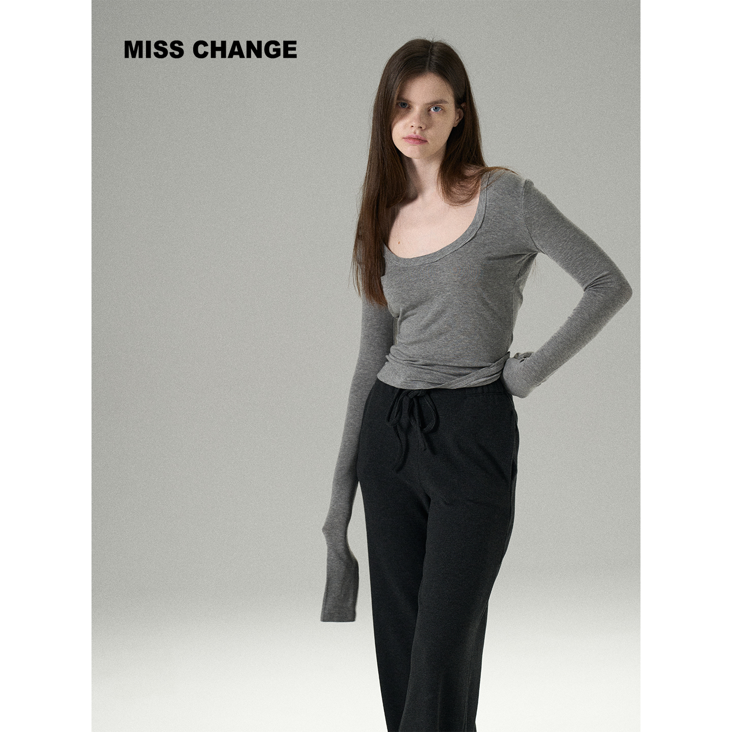 MISSCHANGE 四季可穿/山羊绒大U领收腰曲线T恤女/超薄保暖打底衫