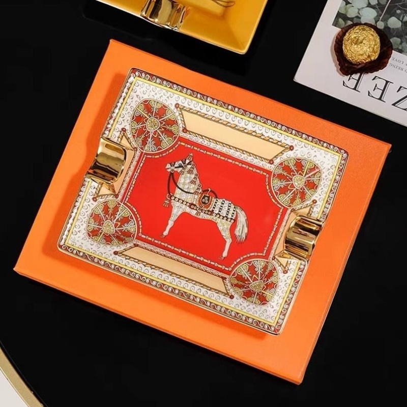 欧式金色战马陶瓷雪茄烟灰缸家用客厅高档奢华大号个KTV雪茄烟缸