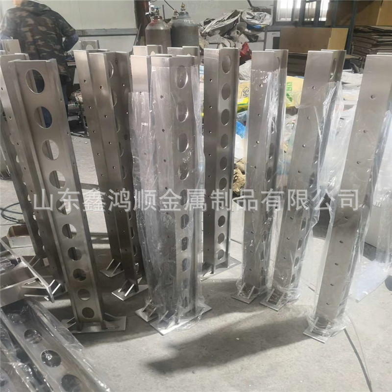 厂家304不锈钢立柱 工程玻璃阳台不锈钢立柱 家庭楼梯护栏