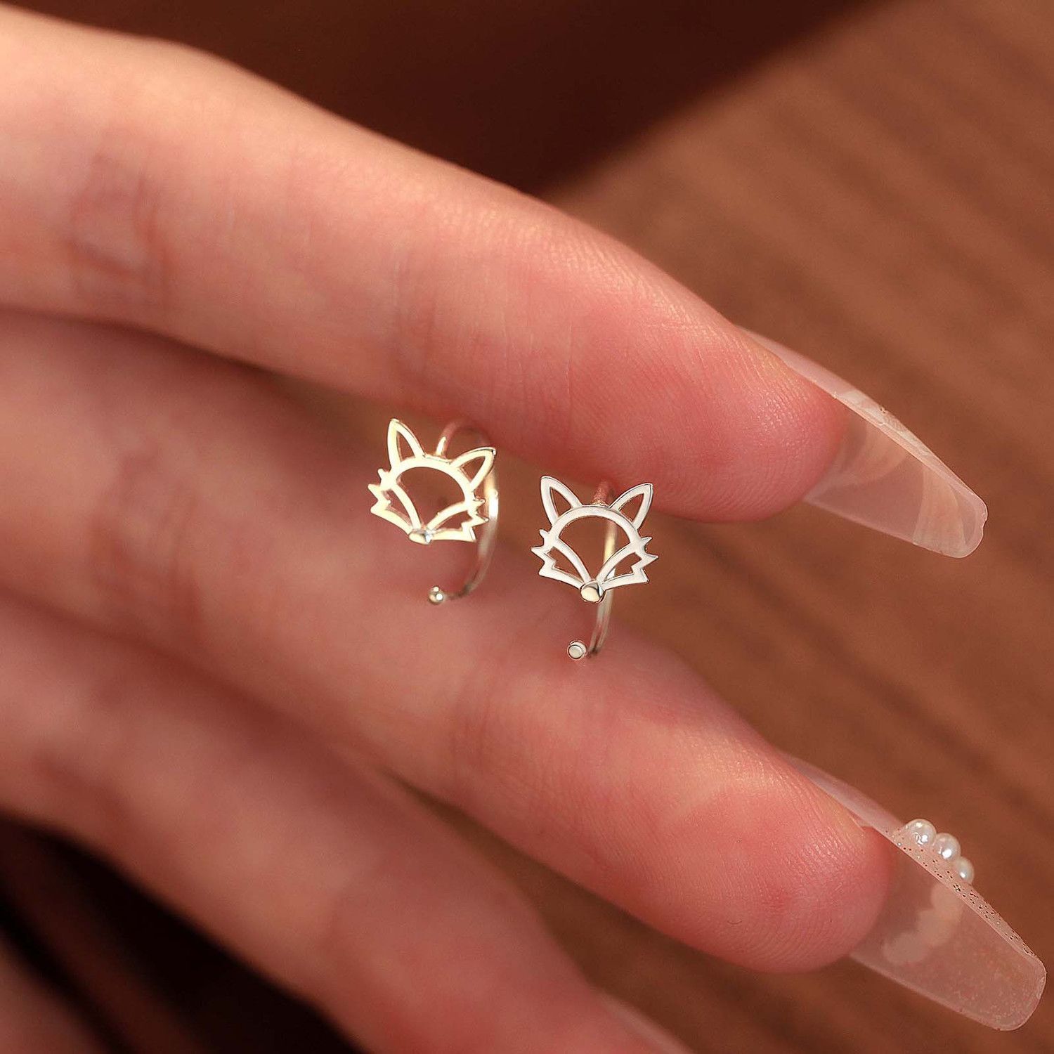 小众设计可爱镂空狐狸猫咪耳钩养耳洗睡免摘简约气质耳环耳骨钉