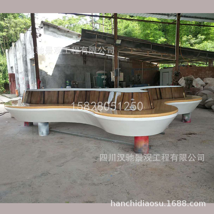 玻璃钢大型仿木纹漆面亮光坐凳装饰凳子摆件 三角形弧形长条椅子