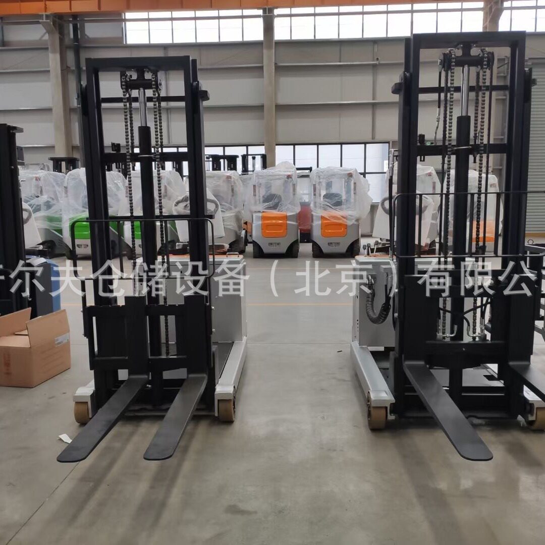 普尔夫站驾前移式无支腿电动堆高车平衡重叉车无腿式装卸车