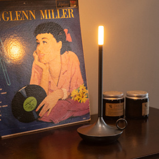 现代简约阿拉丁台灯卧室装 饰床头创意小夜灯充电触摸氛围蜡烛灯