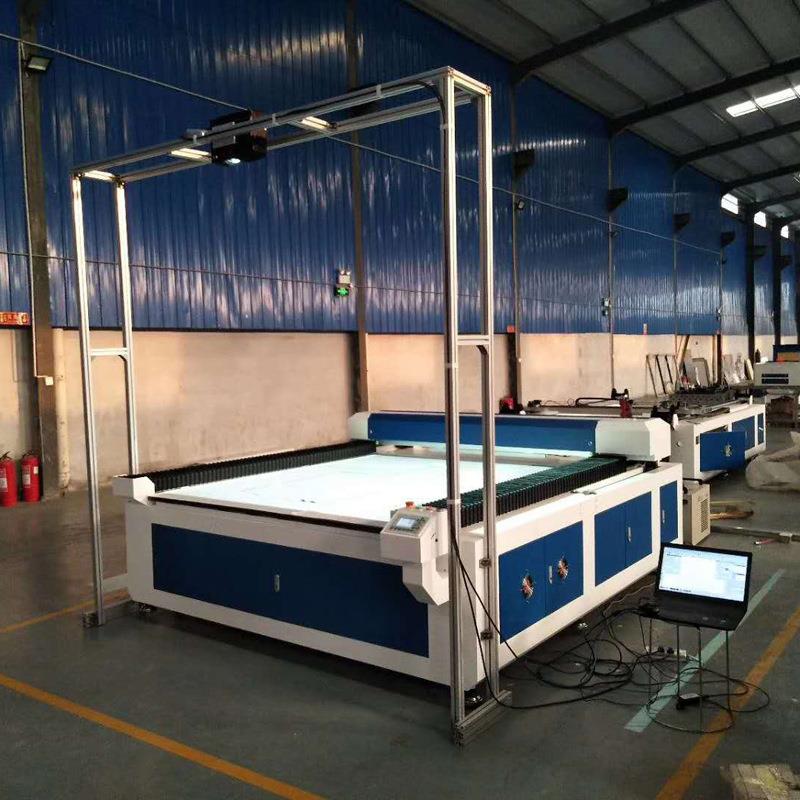 厂家1612飞织鞋面定位投影汽车木质脚垫激光切割机布料无纺布切割