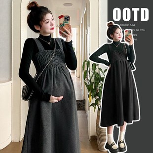 秋冬款孕妇装2023新款时u尚连衣裙打底套装毛呢背带裙小个子两件