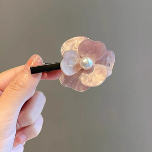 温柔气质珍珠花朵发夹女新款高级感发卡侧边刘海夹气质时尚鸭嘴夹