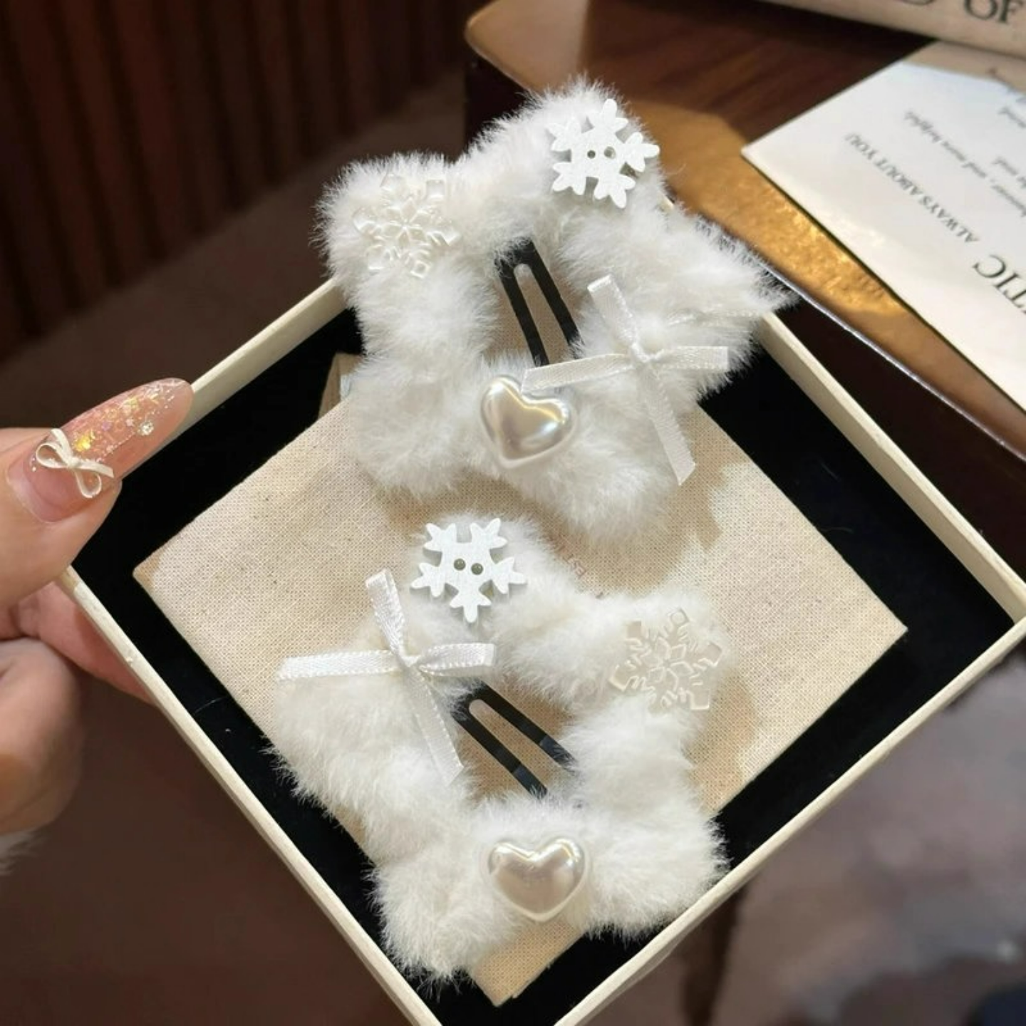 冬日氛围感纯白雪花五角星星毛绒绒BB夹可爱甜美侧边边夹刘海夹女