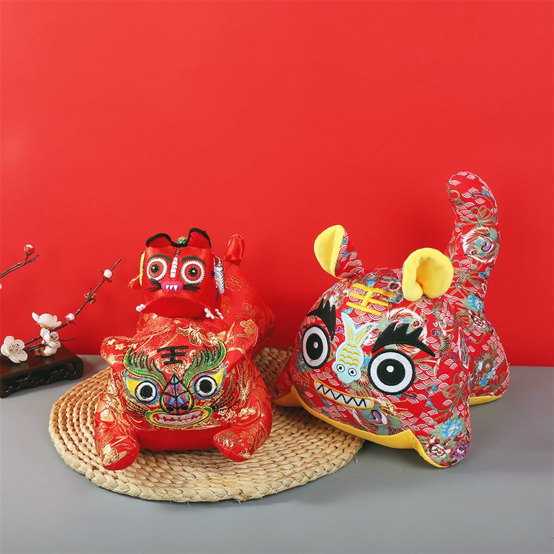 民间手工布老虎 纯手工缝制五毒虎头枕老虎玩偶 宝宝满月百天周岁