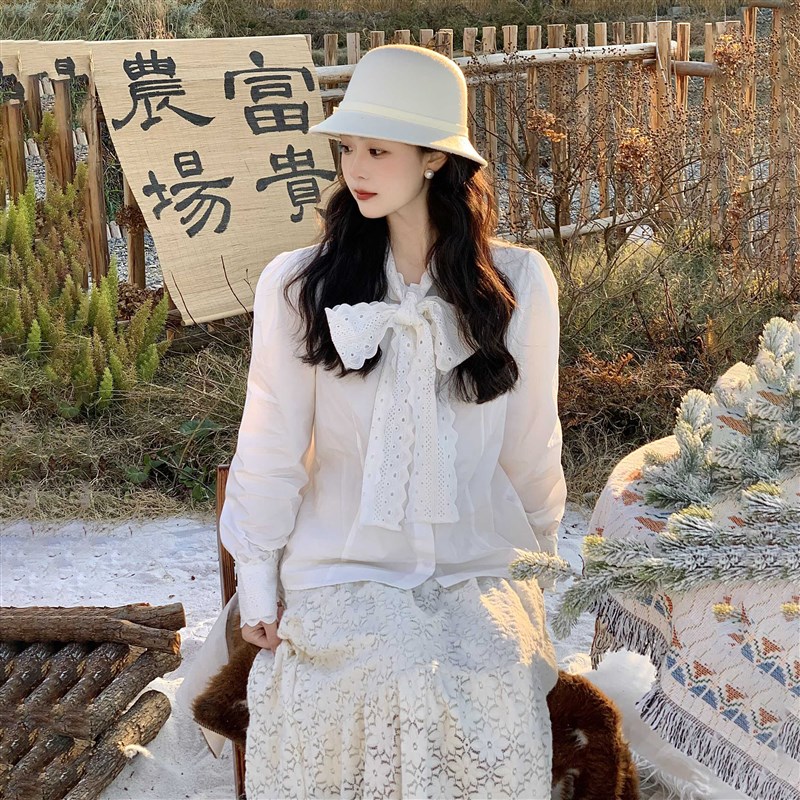一罐杏仁桃学院风乖乖大小姐甜美衬衫百搭白色蕾丝蝴蝶结内搭上衣